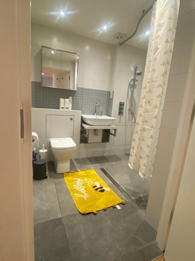 Chic 3 Bedroom Flat With Private Terrace In Holloway Near Finsbury Park Londra Exterior foto