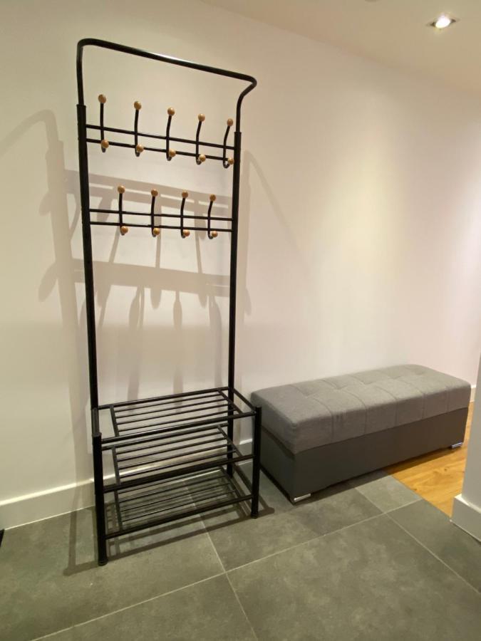 Chic 3 Bedroom Flat With Private Terrace In Holloway Near Finsbury Park Londra Exterior foto