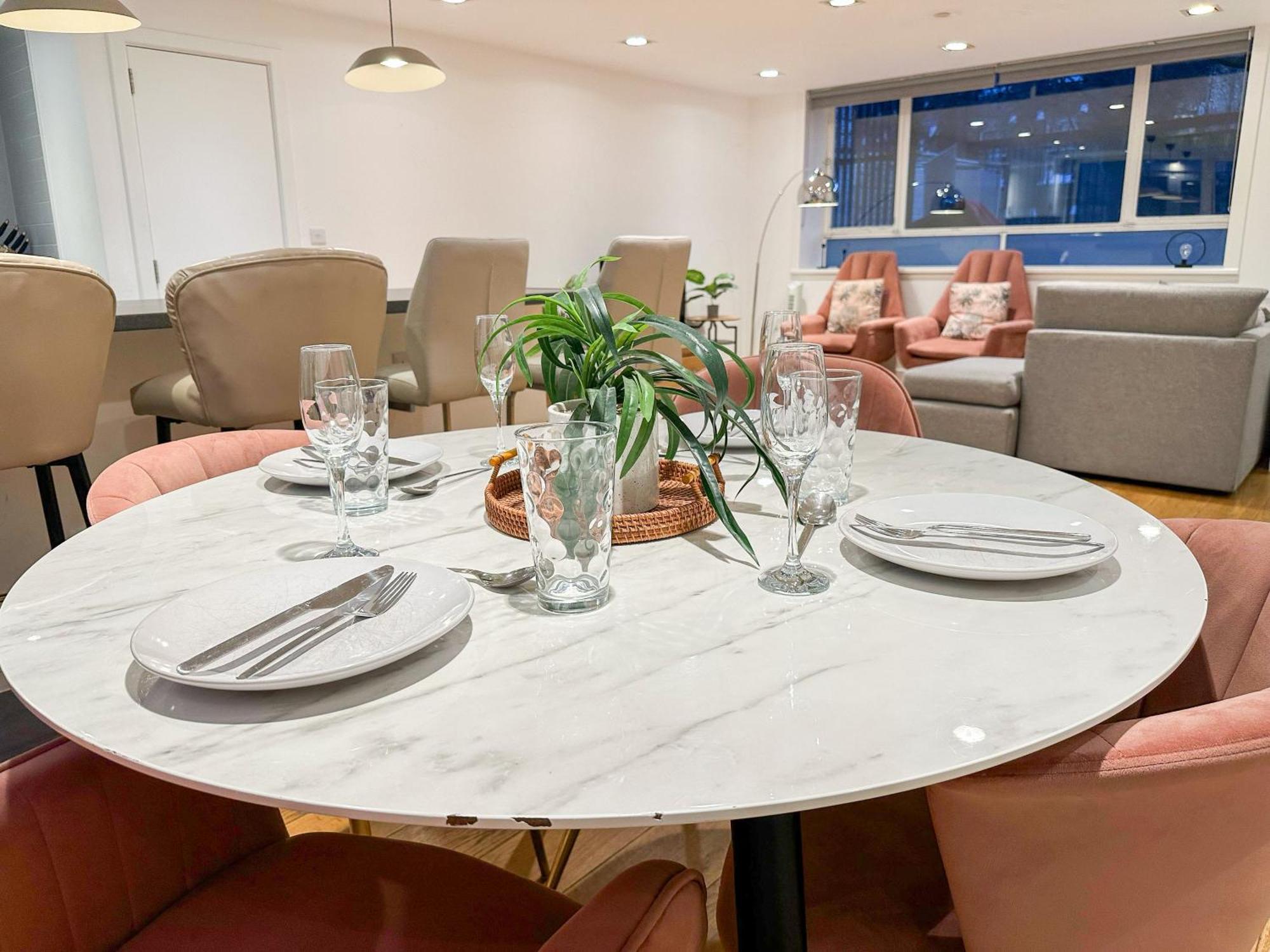 Chic 3 Bedroom Flat With Private Terrace In Holloway Near Finsbury Park Londra Exterior foto