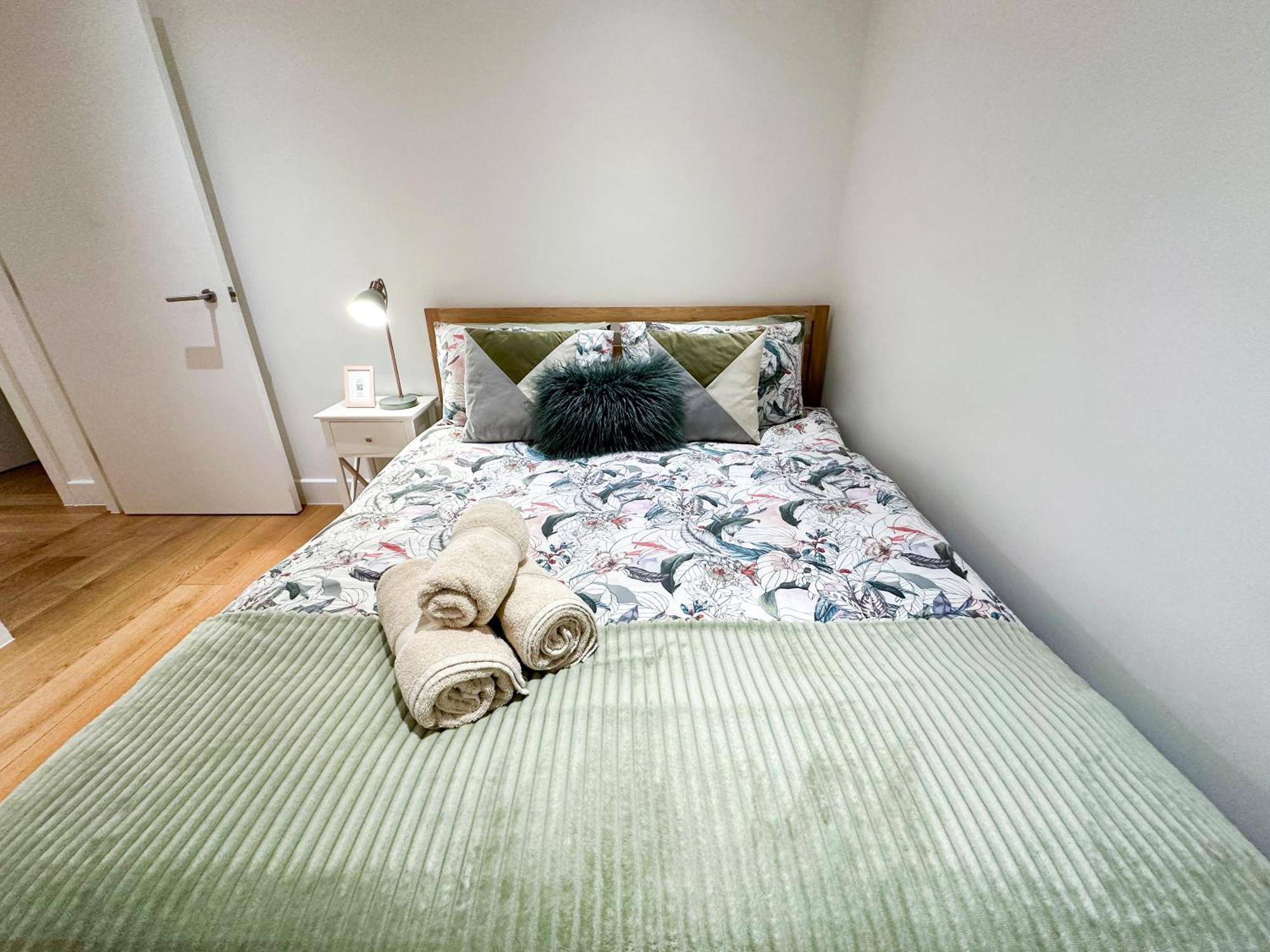 Chic 3 Bedroom Flat With Private Terrace In Holloway Near Finsbury Park Londra Exterior foto