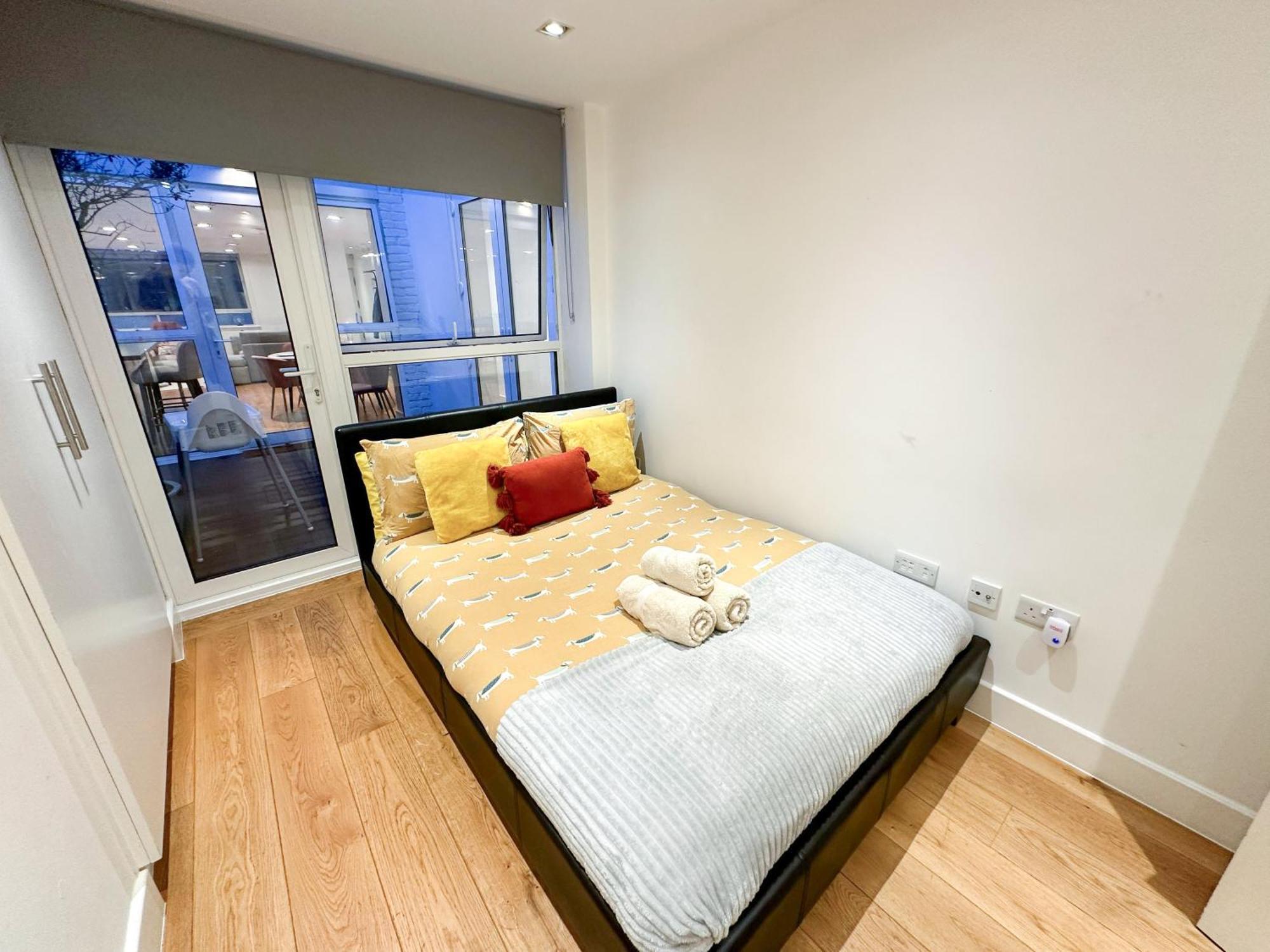Chic 3 Bedroom Flat With Private Terrace In Holloway Near Finsbury Park Londra Exterior foto