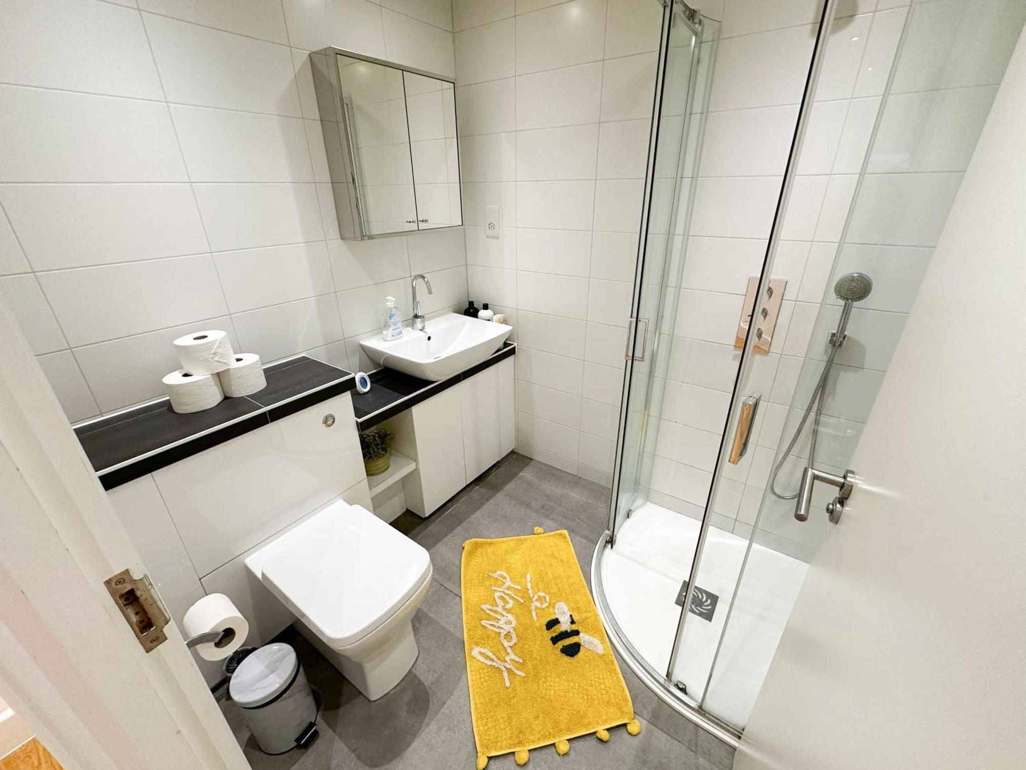 Chic 3 Bedroom Flat With Private Terrace In Holloway Near Finsbury Park Londra Exterior foto