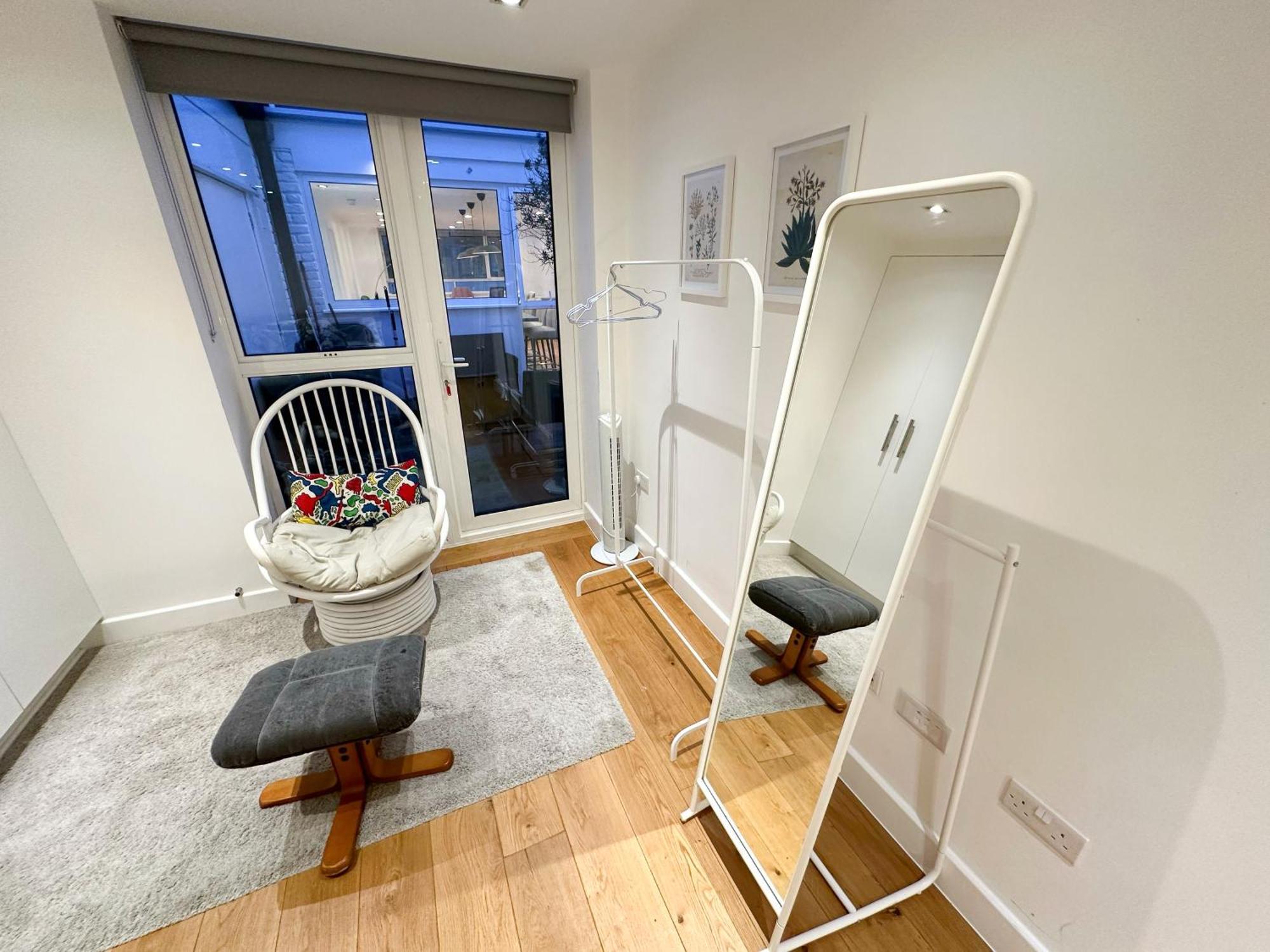 Chic 3 Bedroom Flat With Private Terrace In Holloway Near Finsbury Park Londra Exterior foto