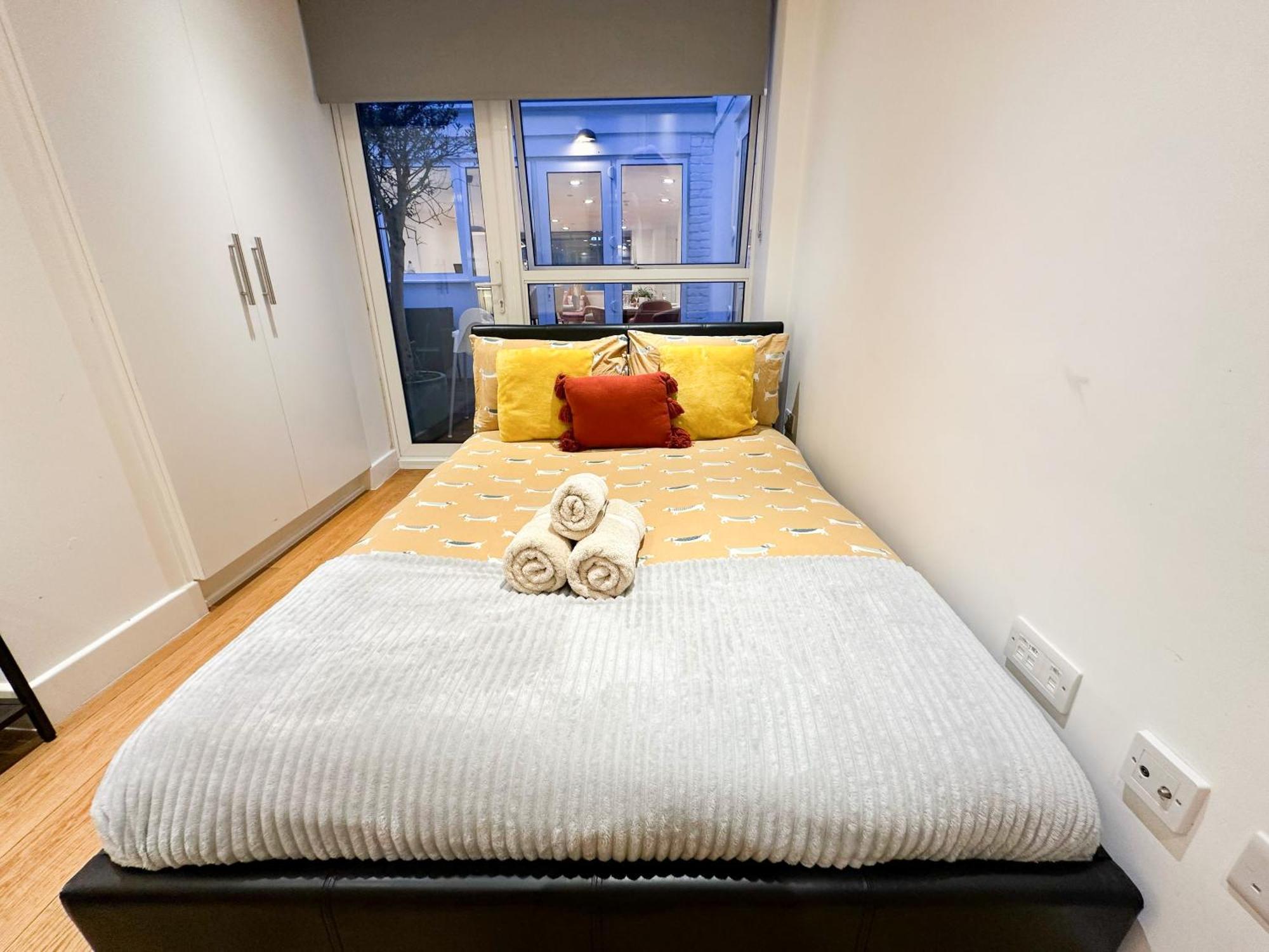Chic 3 Bedroom Flat With Private Terrace In Holloway Near Finsbury Park Londra Exterior foto
