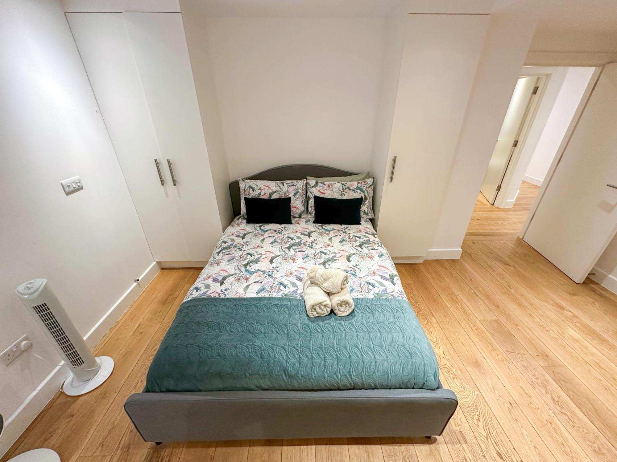 Chic 3 Bedroom Flat With Private Terrace In Holloway Near Finsbury Park Londra Exterior foto