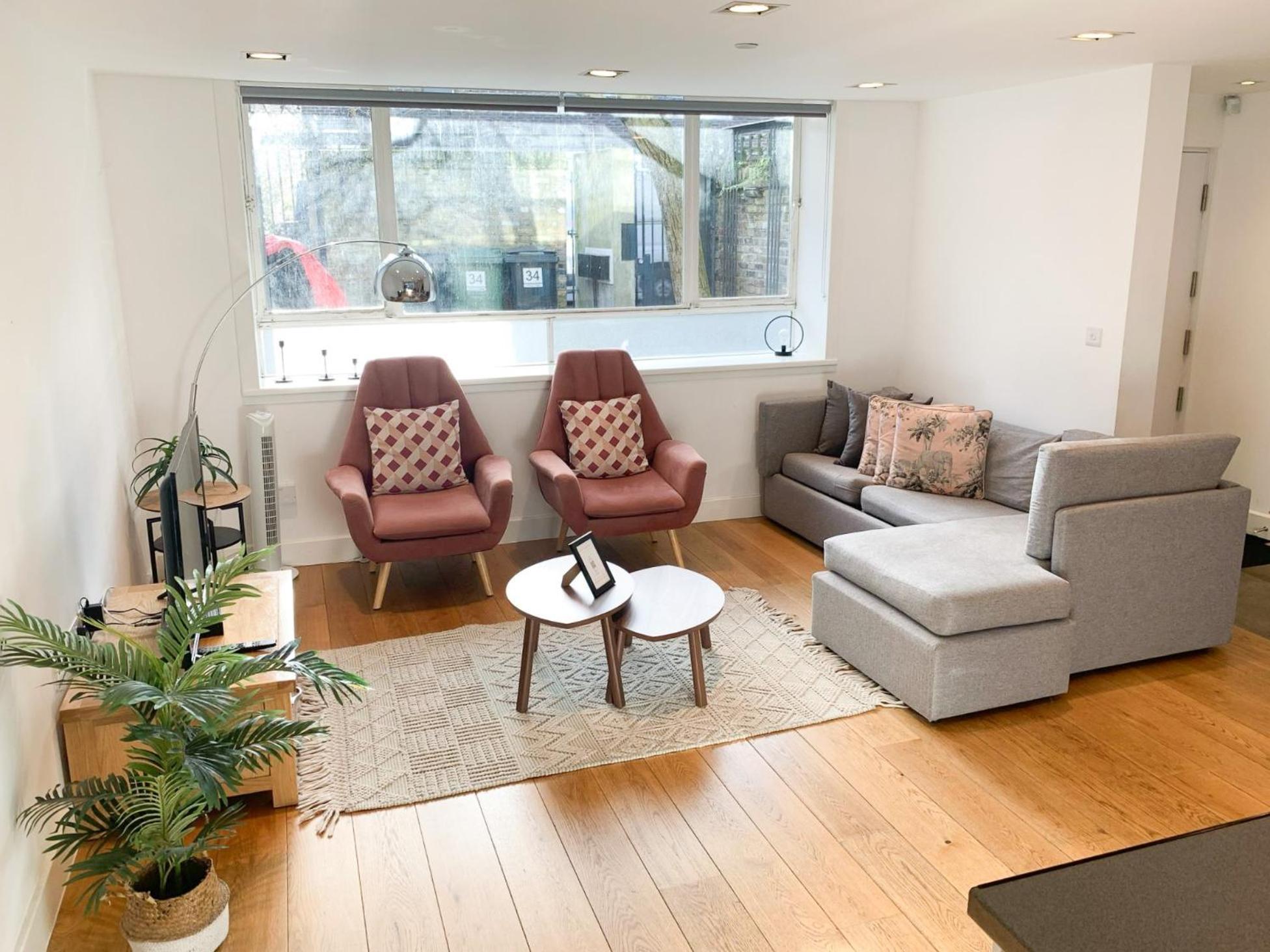 Chic 3 Bedroom Flat With Private Terrace In Holloway Near Finsbury Park Londra Exterior foto