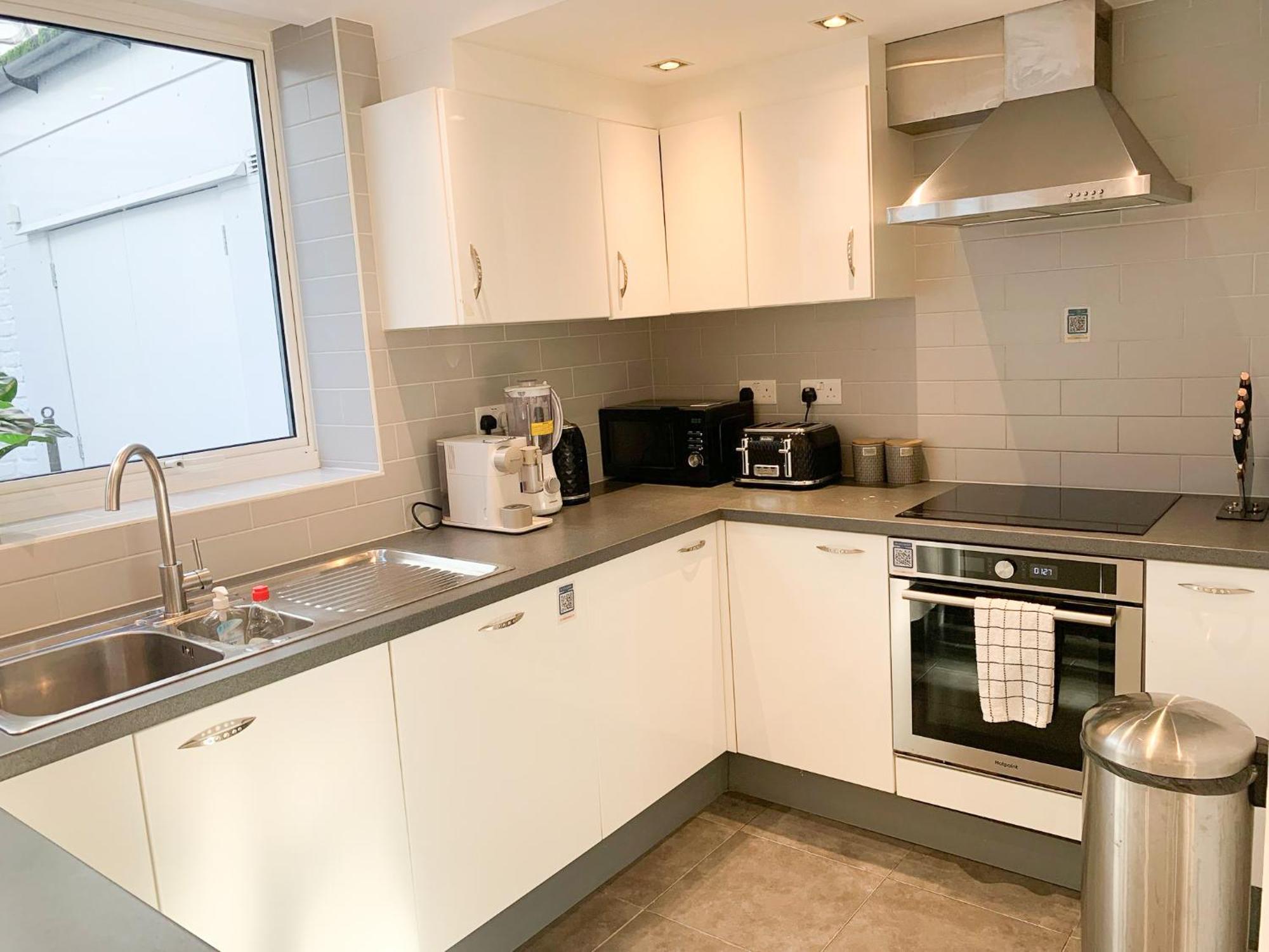 Chic 3 Bedroom Flat With Private Terrace In Holloway Near Finsbury Park Londra Exterior foto